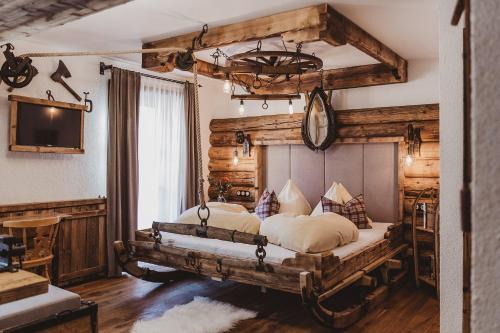 Saalbach-Hinterglemm House | Exceptional Stay at Pension Seighof: Pet-Friendly & More