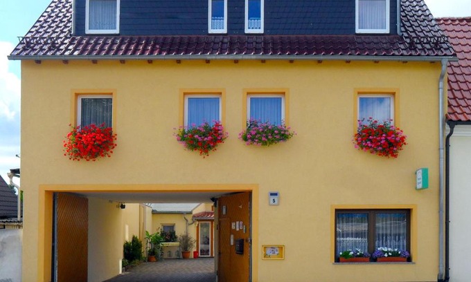 Belgern House | Family-Friendly Pension Sigwarth with Kitchen Amenities