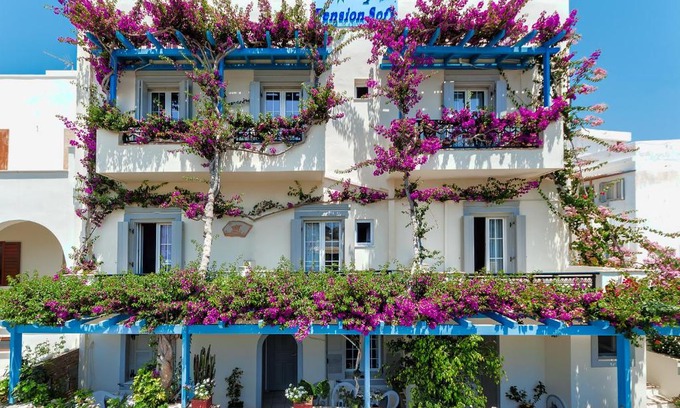Naxos House | Premier Pension Sofi: 4-Star Stay with Family-Friendly Amenities