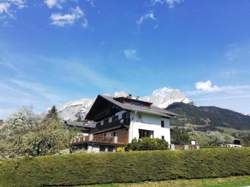 Pfarrwerfen House | Pension Sonneck