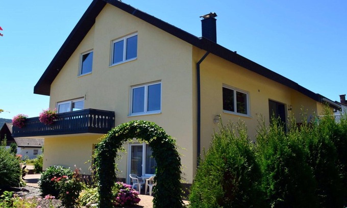 Silz House | Pension Sonnenberg Comfortable holiday residence