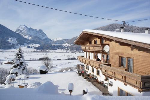 Kirchdorf in Tirol House | Guest Rated Pension Sonnleit'n: Family-Friendly Comfort