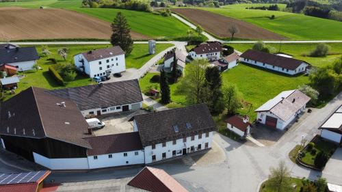 Hofkirchen House | Pension Stanek: Oceanfront Retreat with Family-Friendly Perks