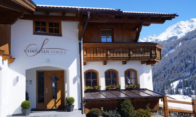 Sankt Anton am Arlberg House | Top-Rated Pension Strolz: Pet-Friendly & Family-Oriented Stay
