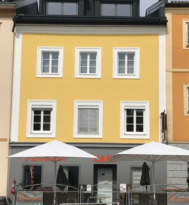 Haslach an der Muehl House | Discover Pension Sunnseitn: Family-Friendly Retreat with Café