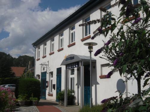 Tangermuende Hotel | Pension Töpferhof: Pet-Friendly Retreat with Breakfast Included