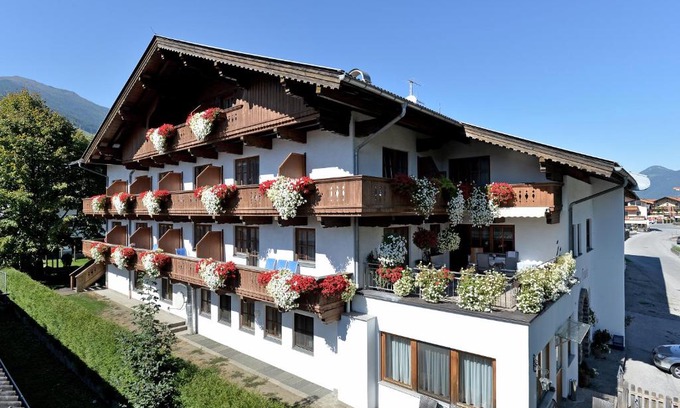 Uderns House | Oceanfront Retreat at Pension Traube - Rated 9/10 by Guests