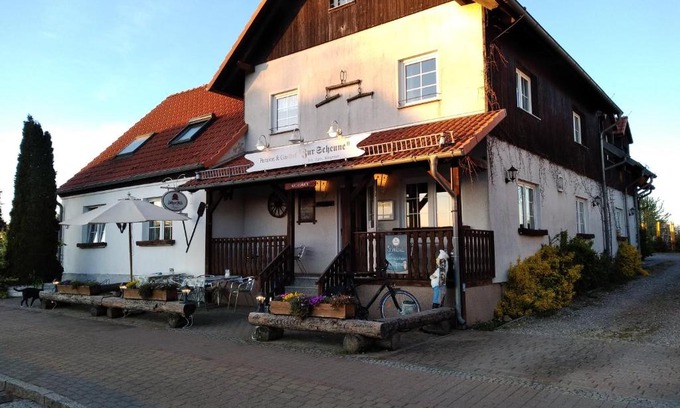 Flecken Zechlin House | Pet-Friendly Pension zur Scheune with Family Amenities