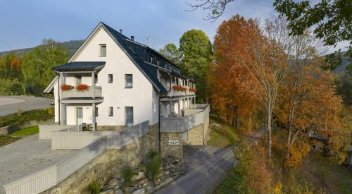 Spindleruv Mlyn Apartment | Discover Comfort at Pension Valon with Hot Tub & Breakfast