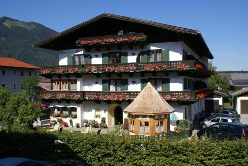 Fuschl am See House | Family-Friendly Pension Wörndl: Guest Rated 9/10