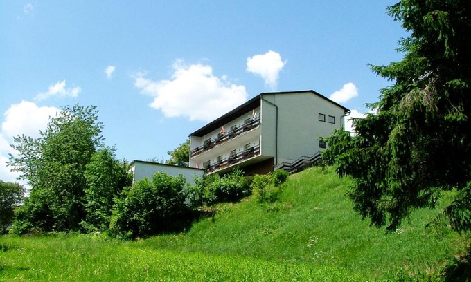 Drobollach am Faakersee Apartment | Highly Rated Pension Weiss: Pet and Child Friendly Stay