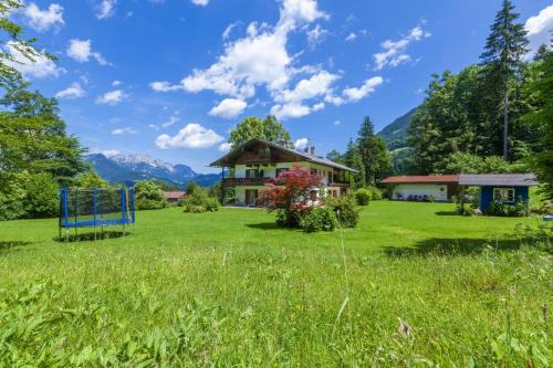 Schoenau am Koenigssee House | Experience Comfort at Pension Waldklause with Balcony Rooms