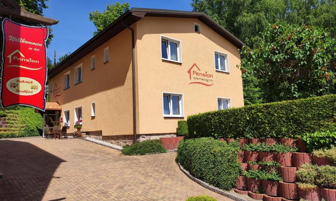 Wernesgrun House | Pet-Friendly Pension Wernesgrün with Breakfast Included