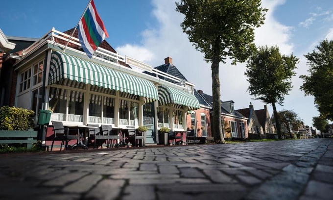 Schiermonnikoog House | Cozy Pension Westerburen with Ocean View & Family Amenities