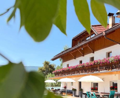 Terento Hotel | Cozy Pension Wirt am Bach: Pet-Friendly with Restaurant