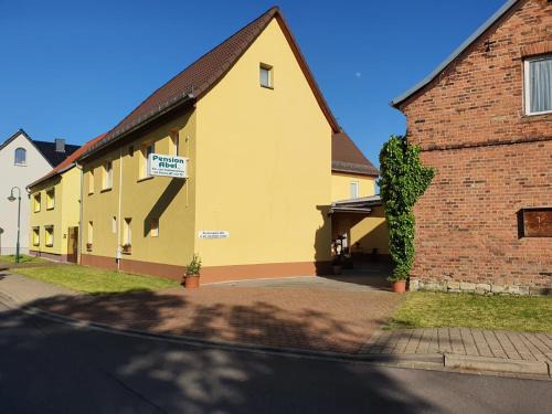 Lutzen House | Discover Gasthof Zum Amboss: Pet-Friendly Retreat & Dining