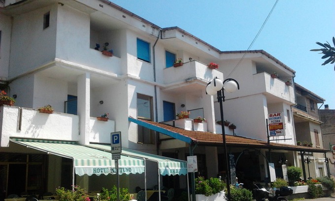 Palinuro Hotel | Welcoming Pensione Nettuno: Family-Friendly with Breakfast