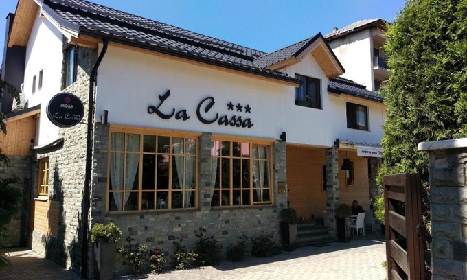 Viseu de Sus House | Guest Rated 10/10: Pensiune Restaurant La Cassa Awaits