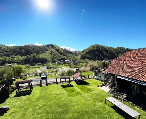 Moieciu House | Family-Friendly Retreat at Pensiunea Acasa la Moieciu