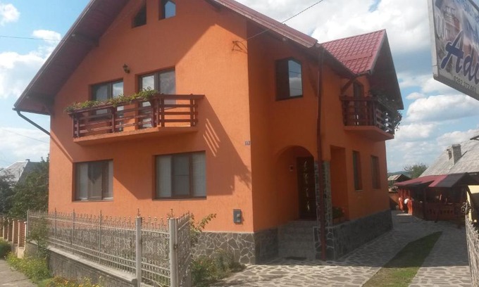 Sapinta House | Top-Rated Family Stay at Pensiunea Adi Sapinta