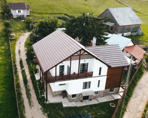 Maguri-Racatau House | Discover Pensiunea Maris: Top-Rated Retreat with Hot Tub