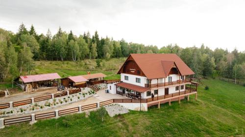 Calatele House | Experience Pensiunea Agroturistica Rares: 4-Star Family Retreat