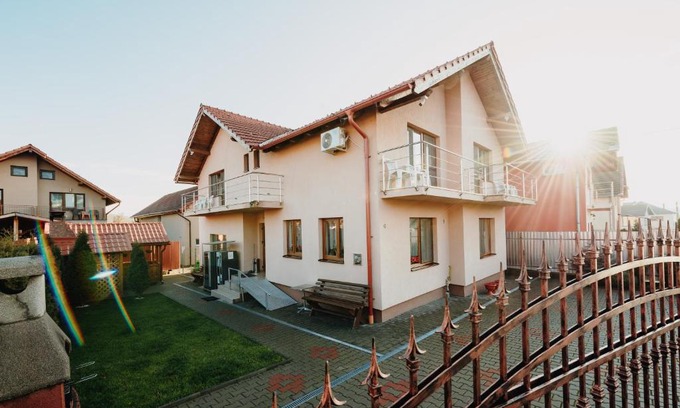 Turda House | Inviting Pensiunea Alin: Top-Rated Stay with Breakfast