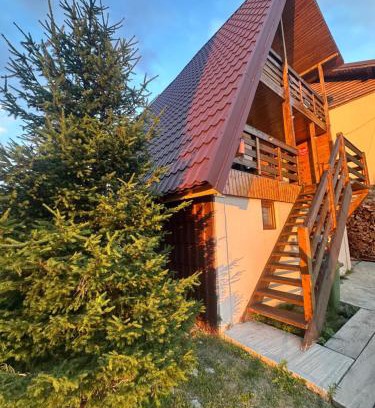 Ranca Bed & Breakfast | Cozy Stay at Restaurant Pensiunea Carmen with Family Amenities