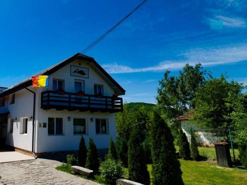 Izvoru House | Pensiunea Casa Ghica: Guest Rated 10/10 with Family Amenities