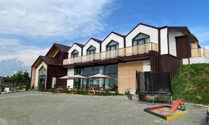 Marisel Bed & Breakfast | Oceanfront Retreat at Pensiunea CASA SPANDO - Rated 9.5/10