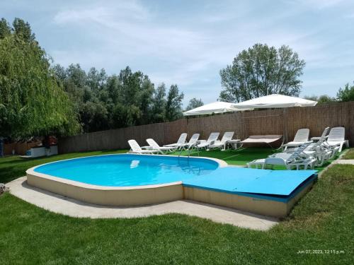 Murighiol Cabin | Pet-Friendly Pensiunea Cristian with Oceanfront Views