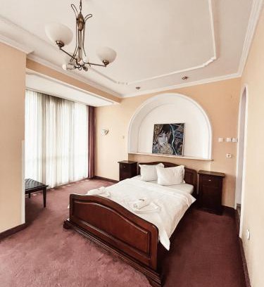 Tirgu Mures House | Welcoming Pensiunea Curtea Bavareza: Family-Friendly Retreat