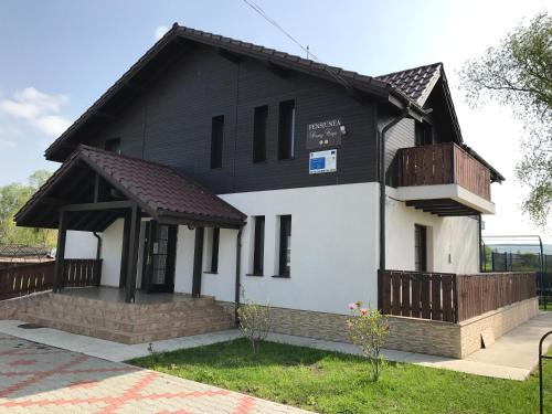 Zvoristea House | Guest Rated 10/10: Pensiunea Dany - Crys with Kitchen & Breakfast