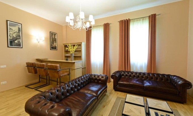 Tirgu Mures House | Discover Pensiunea Elphin: 4-Star Family-Friendly Retreat