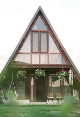 Cergau Mare House | Pet-Friendly Retreat at Pensiunea Fata Viilor for Families