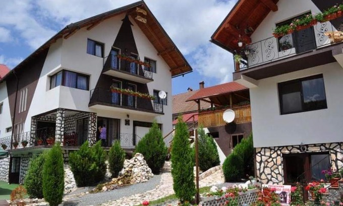 Abrud House | Budget-Friendly Retreat at Pensiunea Filonul de Aur