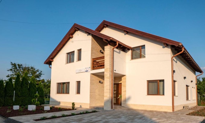 Sincraiu de Mures House | Pet-Friendly Pensiunea Gassi with Breakfast & Hot Tub