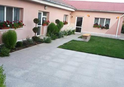 Hateg House | Guest Rated 10/10: Pensiunea Gheorghita with Family Amenities