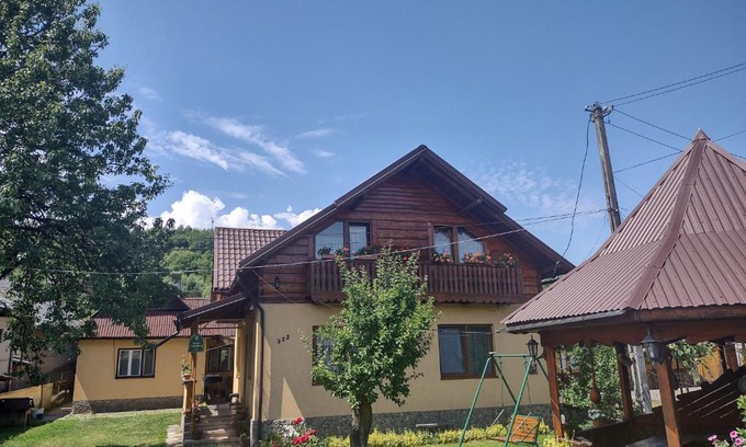 Vadu Izei House | Cozy Retreat at Pensiunea Ghiță Vasile – Pet & Child Friendly