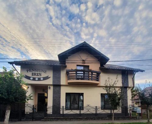 Sighetu Marmatiei House | Guest Rated Pensiunea Iris: Family-Friendly with Kitchen