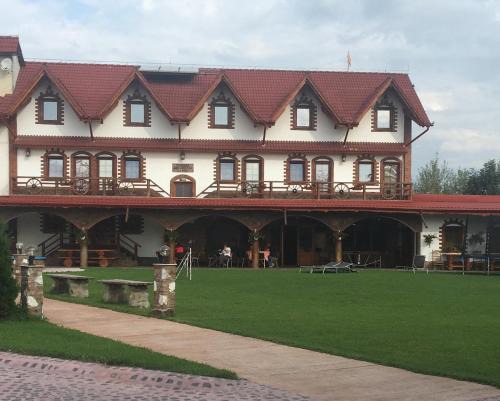 Simbata de Sus House | Unforgettable Stay at Pensiunea la Nise - Family Friendly