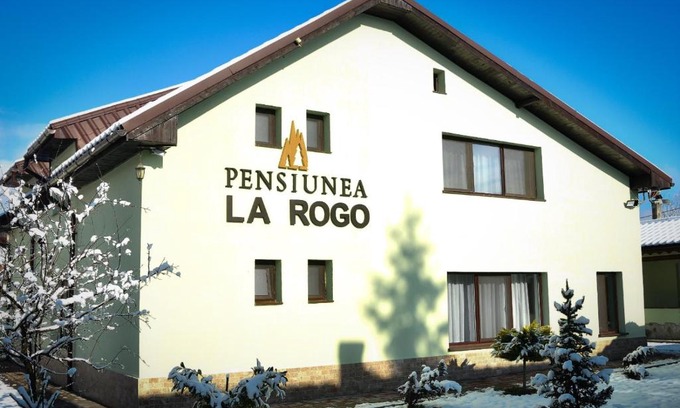 Vulcan House | Top-Rated Pensiunea La Rogo: Family-Friendly Retreat
