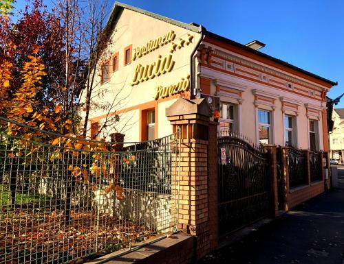 Sfantu Gheorghe House | Discover Pensiunea Lucia: Pet-Friendly Oasis with Hot Tub