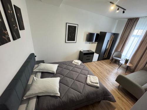Craiova House | Pet-Friendly Retreat at Pensiunea Luisa with Hot Tub