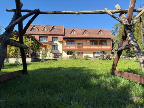 Brancovenesti House | Pensiunea Nóra's Garden
