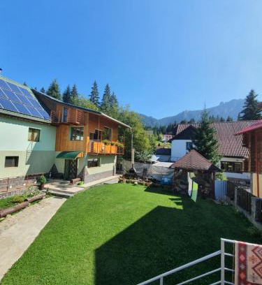 Durau Apartment | Family-Friendly Pensiunea Novac with Kitchen & High Ratings