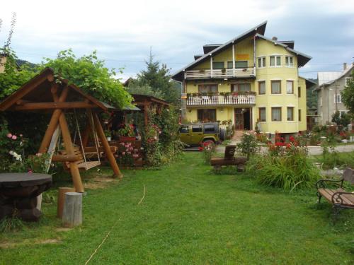 Gura Humorului House | Family-Friendly Stay at Pensiunea Orhideea with Kitchen