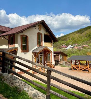 Baiut Hotel | Discover Pensiunea Popas Pop in Maramures: 9/10 Rated Hotel