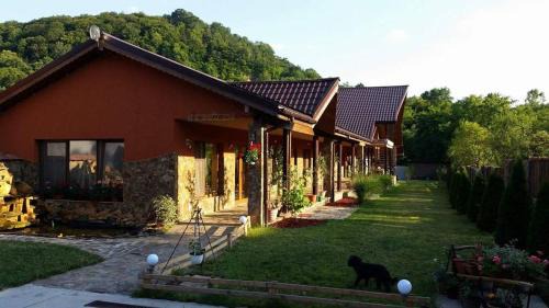 Sebis House | Guest Rated 10/10 at Pensiunea Raiul Munților with Hot Tub