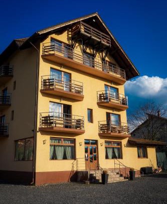 Bran House | Discover Pensiunea Riffelt: Rated 9/10 with Pool & Hot Tub